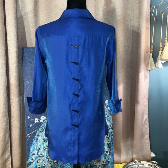 Vintage Multiples Size XS Button Down Top - Picture 8 of 16